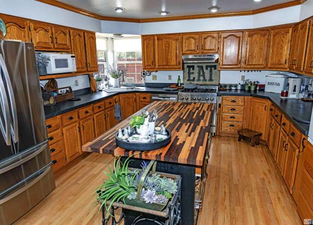 Property at 4635 Country River Dr, Fallon, NV 89406, 3 beds, 3 baths