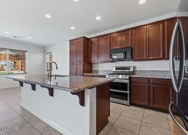 Property at 14373 Fredonia Dr, Reno, NV 89506, 3 beds, 2.5 baths