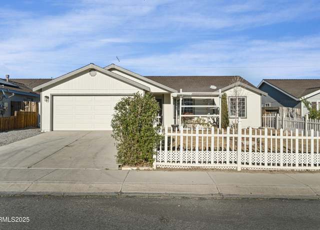 Property at 571 Spur Way, Fernley, NV 89408, 3 beds, 2 baths