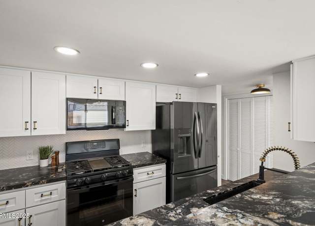 Property at 13928 Lear Blvd, Reno, NV 89506, 2 beds, 1.5 baths
