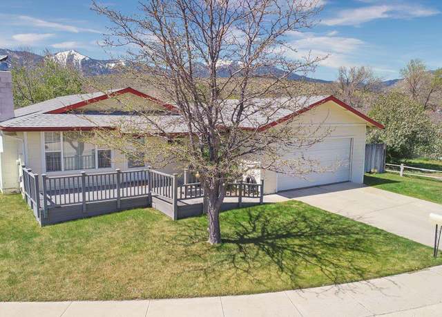 Property at 857 Auburn Ct, Carson City, NV 89705, 3 beds, 2 baths