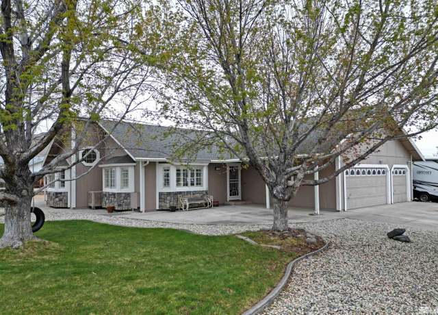 Property at 105 Mia Dr, Sparks, NV 89436, 3 beds, 2.5 baths