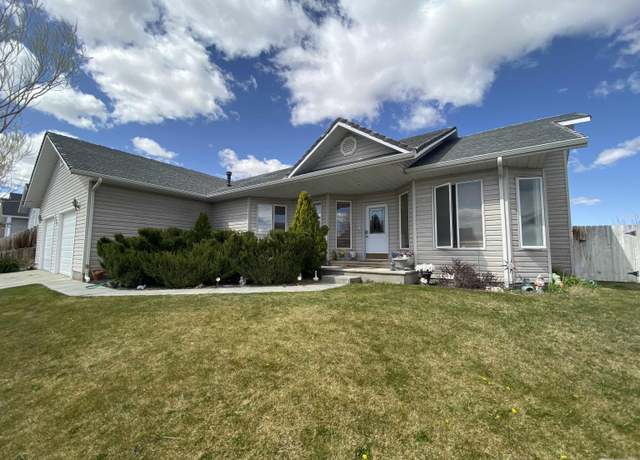 Property at 686 Castle Way, Winnemucca, NV 89445, 3 beds, 2 baths