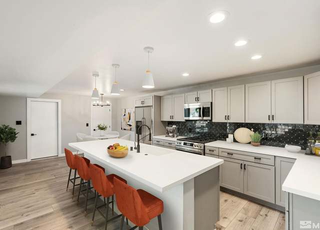 Property at 921 Craigmont Dr, Reno, NV 89511, 2 beds, 2.5 baths