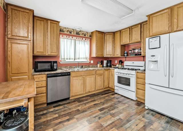 Property at 35 Buffalo Ln, Yerington, NV 89447, 3 beds, 2 baths