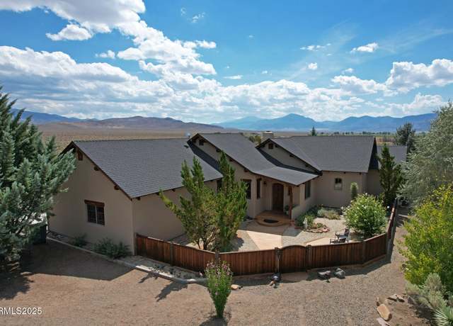 Property at 10 Dee Ct, Smith Valley, NV 89444, 3 beds, 3 baths