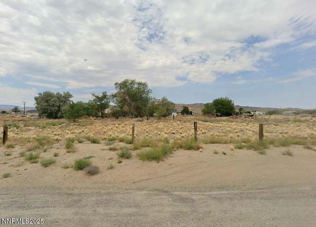 Property at 7695 Winchester Rd, Silver Springs, NV 89429