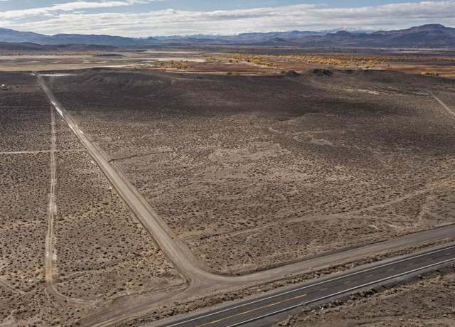Property at 4025 Lincoln Dr, Silver Springs, NV 89429