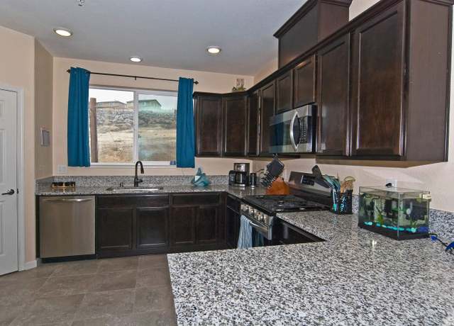 Property at 3006 Sterling Rdg, Sparks, NV 89431, 2 beds, 2.5 baths