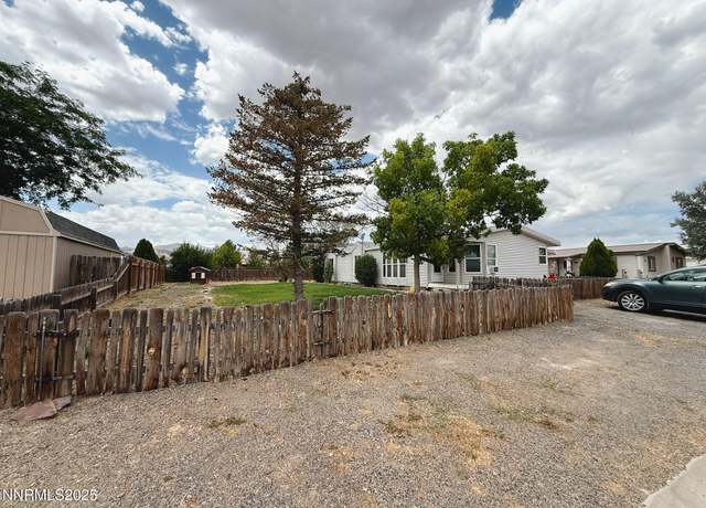 Property at 102 Manhattan Dr, Battle Mountain, NV 89820, 3 beds, 2 baths