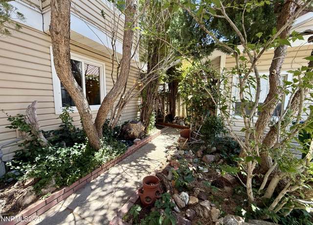 Property at 1114 Bradley Sq, Sparks, NV 89434, 3 beds, 1.5 baths