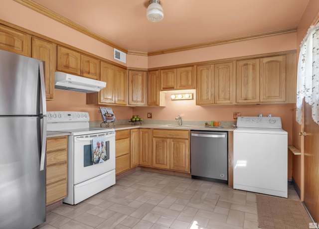Property at 1325 Dodson Way, Sparks, NV 89431, 3 beds, 1 bath