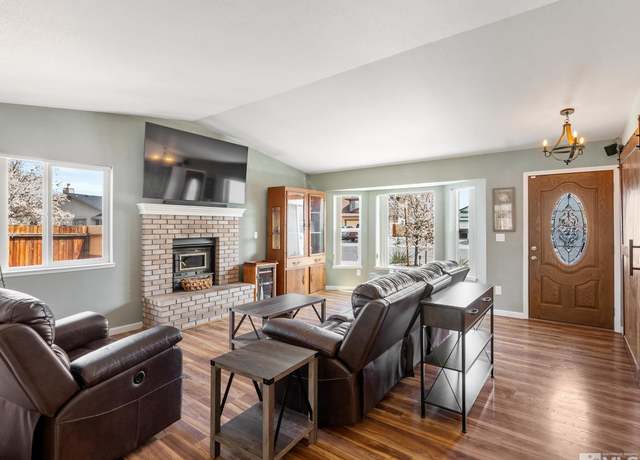 Property at 286 Woodlake Cir, Dayton, NV 89403, 3 beds, 2 baths