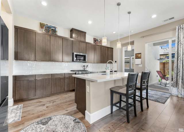 Property at 7317 Oakmont Ln, Sparks, NV 89436, 2 beds, 2 baths
