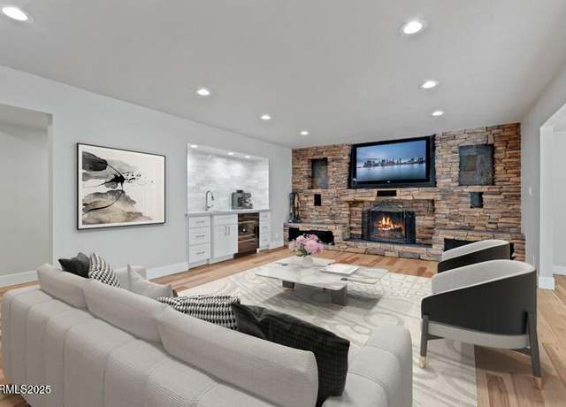 Property at 2080 Del Rio Ln, Reno, NV 89509, 4 beds, 3 baths