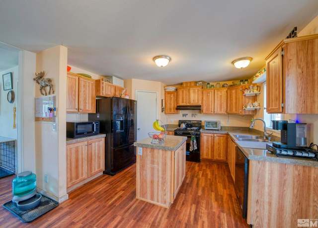 Property at 2154 Columbia Way, Carson City, NV 89706, 3 beds, 2 baths
