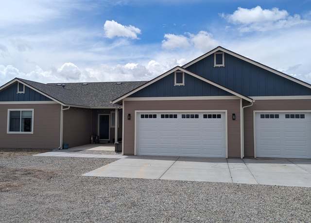 Property at 1927 Arabian Ln, Gardnerville, NV 89410, 4 beds, 2 baths