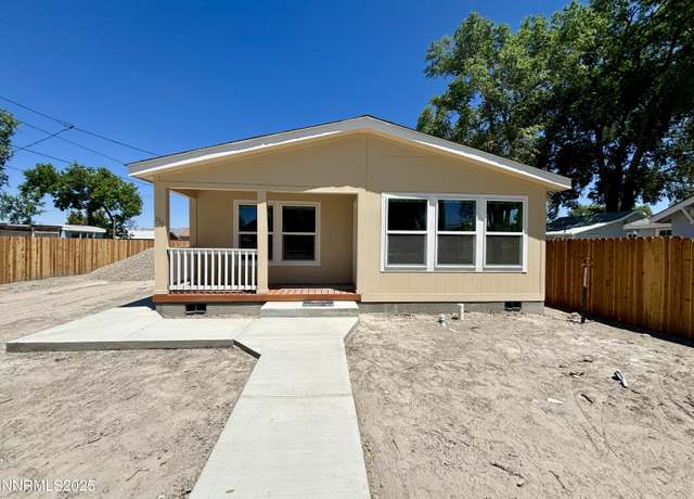 Property at 750 16th St, Lovelock, NV 89419, 3 beds, 2 baths