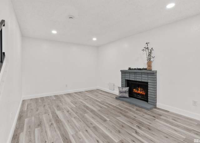 Property at 4580 Matich Dr, Reno, NV 89502, 2 beds, 2.5 baths