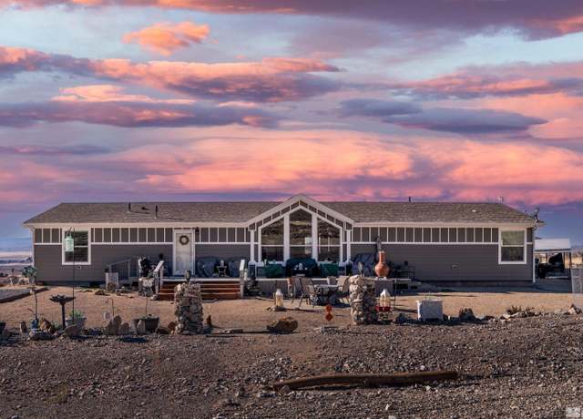 Property at 12710 Carson Dr, Lovelock, NV 89419, 3 beds, 2 baths