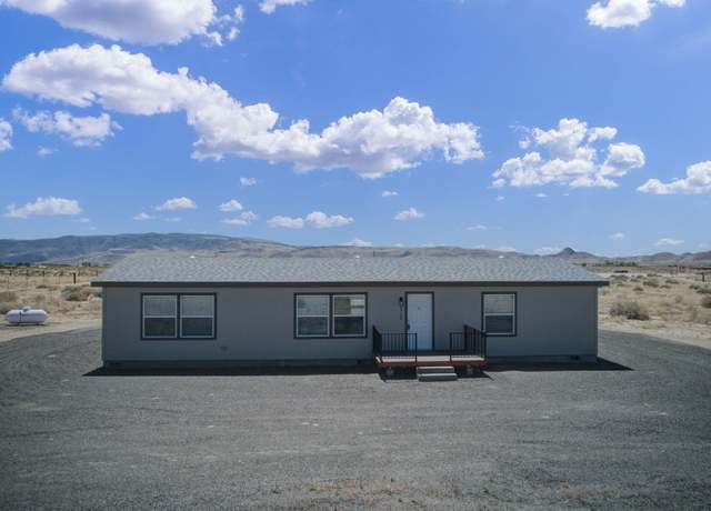 Property at 1715 E 10th, Silver Springs, NV 89429, 3 beds, 2 baths