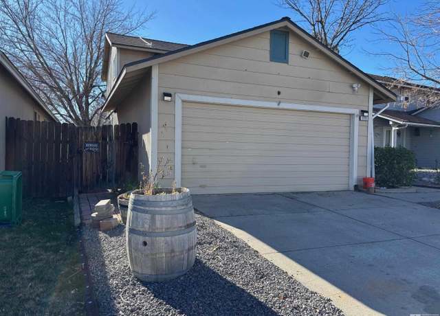 Property at 1721 Burnside Dr, Sparks, NV 89434, 3 beds, 2.5 baths