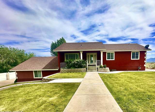 Property at 193 Maple Ave, Winnemucca, NV 89445, 4 beds, 3 baths