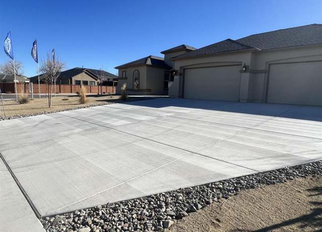 Property at 391 White Hawk Rd, Fernley, NV 89408, 4 beds, 3 baths