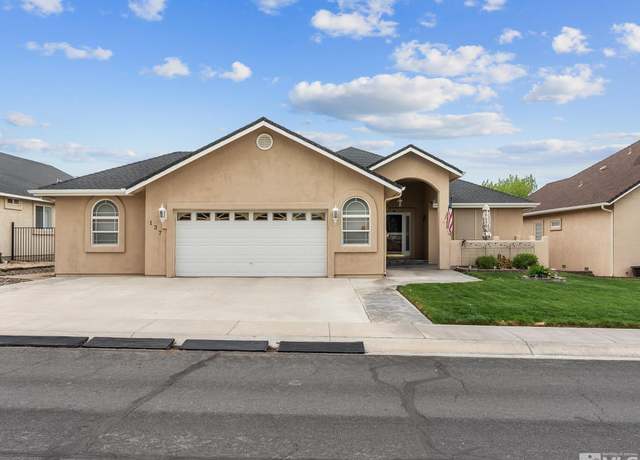 Property at 137 Desert Lakes Dr, Fernley, NV 89408, 3 beds, 2 baths
