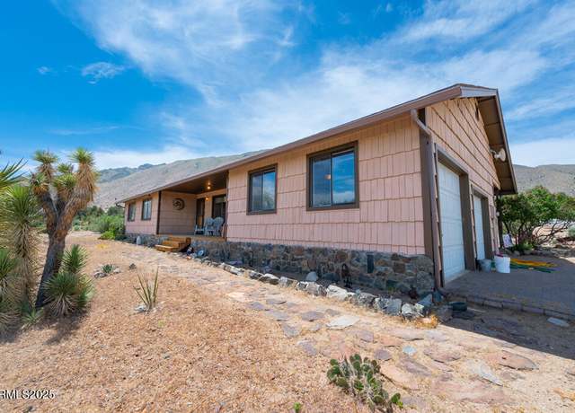 Property at 5 Pinon Dr, Smith Valley, NV 89444, 3 beds, 2.5 baths
