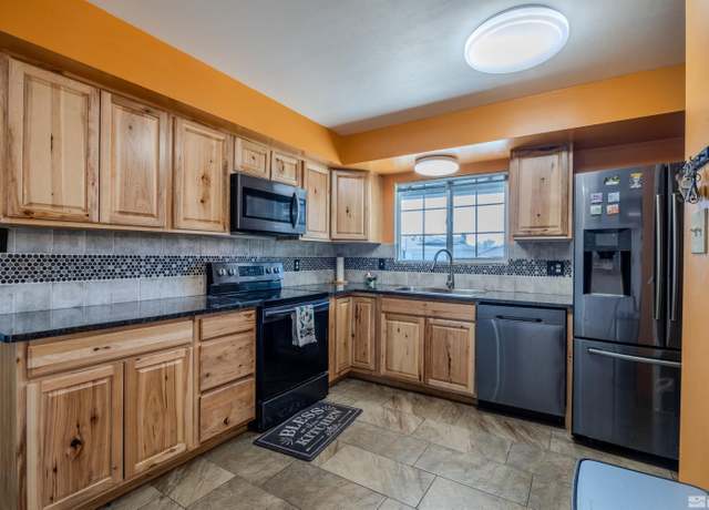 Property at 250 Galleron Way, Sparks, NV 89431, 3 beds, 2 baths