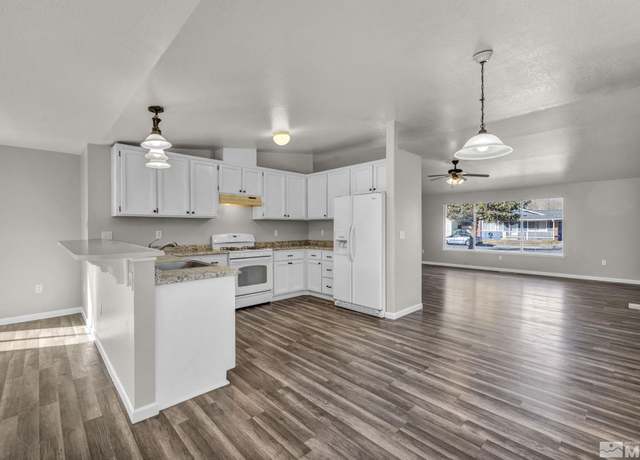 Property at 1381 Spooner Dr, Carson City, NV 89706, 3 beds, 2 baths