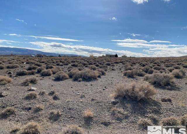 Property at 1435 Hooten Dr, Silver Springs, NV 89429