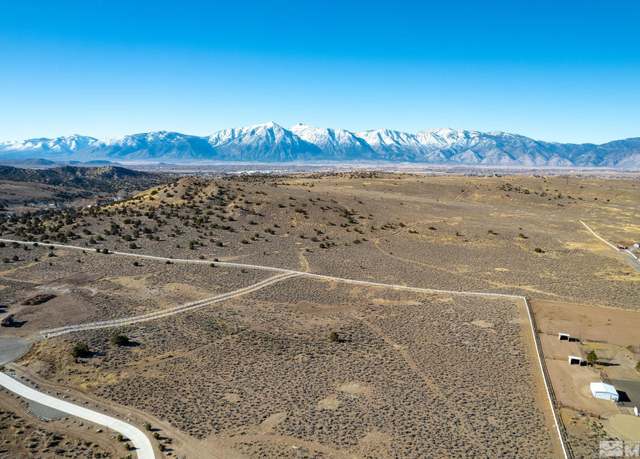 Property at 1421 Hunters Pt, Gardnerville, NV 89410