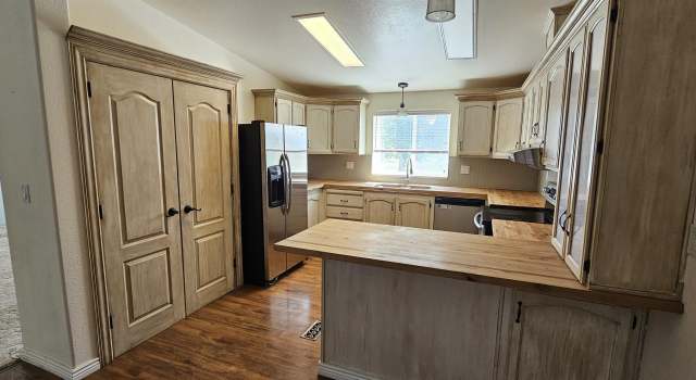 Photo of 306 Gendron Rd, Round Mountain, NV 89045