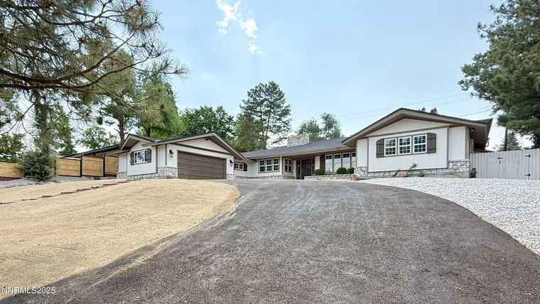 Photo of 2495 Skyline Blvd Reno, NV 89509