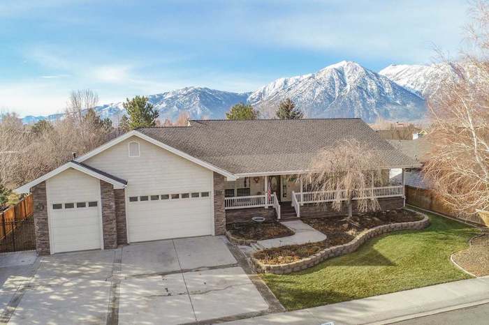 937 Wintergreen Dr Gardnerville Nv 89460 9606 4 Beds 2 5 Baths