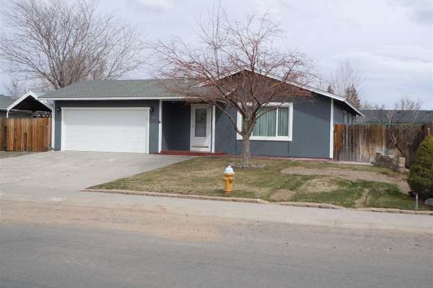 744 Hornet Dr Gardnerville Nv 89460 8325 3 Beds 2 Baths