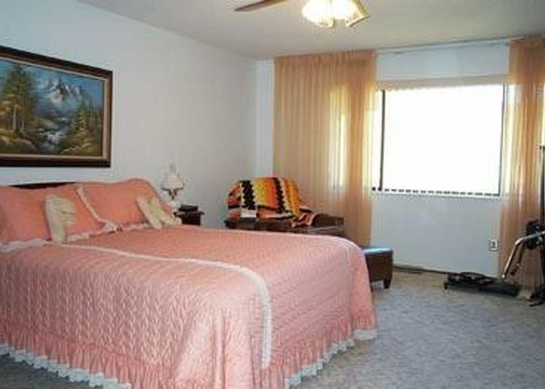 3484 Zurich Ct