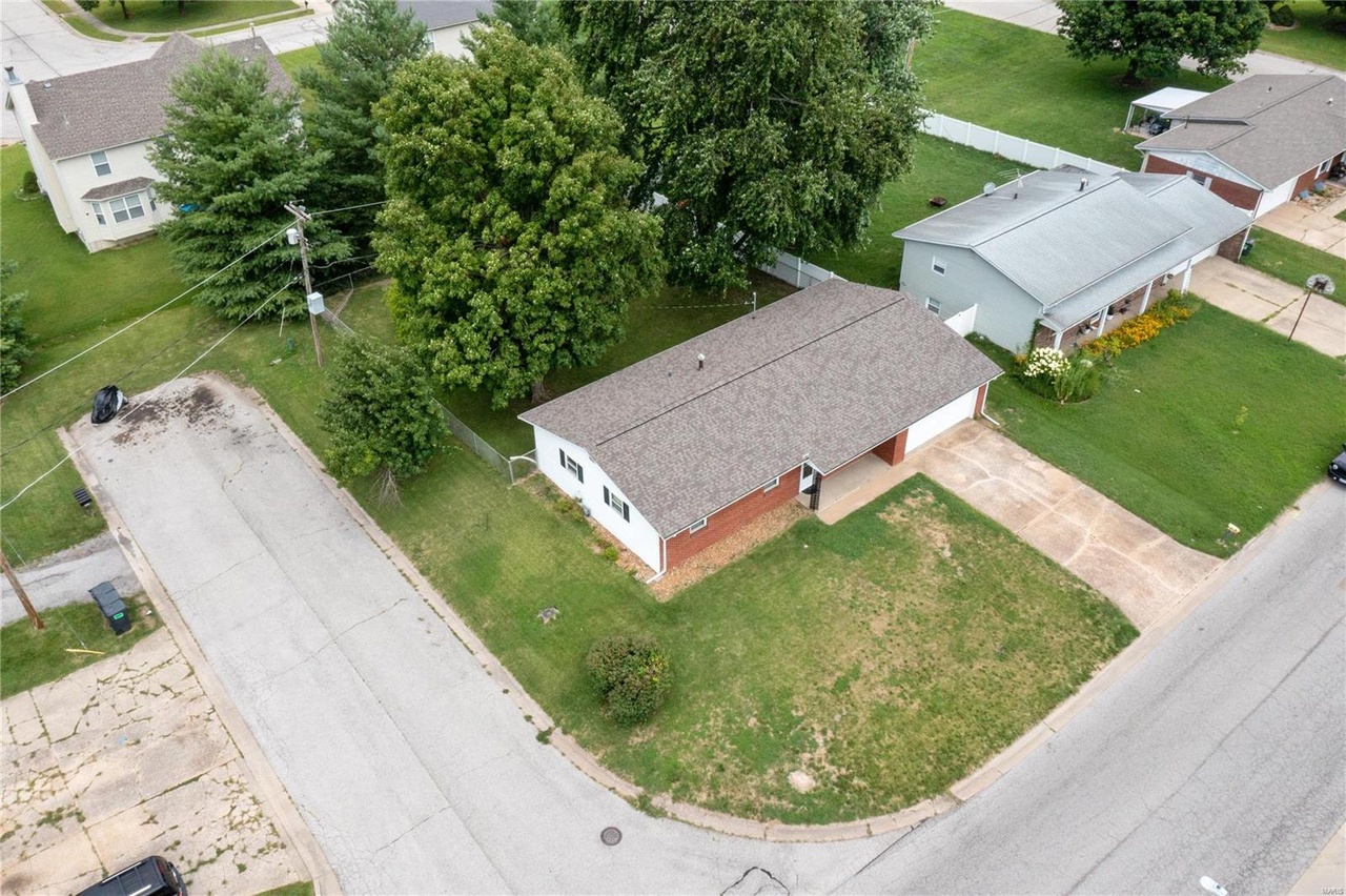 5 And Below Fairview Heights Il 5 Chateau Dr, Fairview Heights, IL 62208 | MLS# 22051053 | Redfin