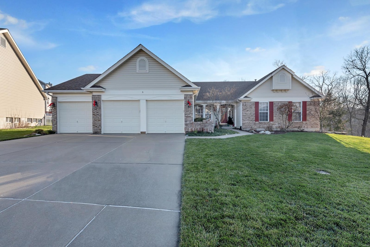 redfin bluffs eureka meramec