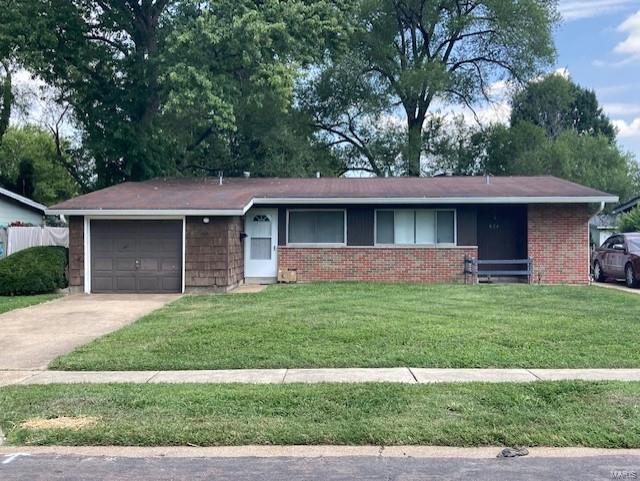 820 Loyola Dr, Florissant, MO 63031