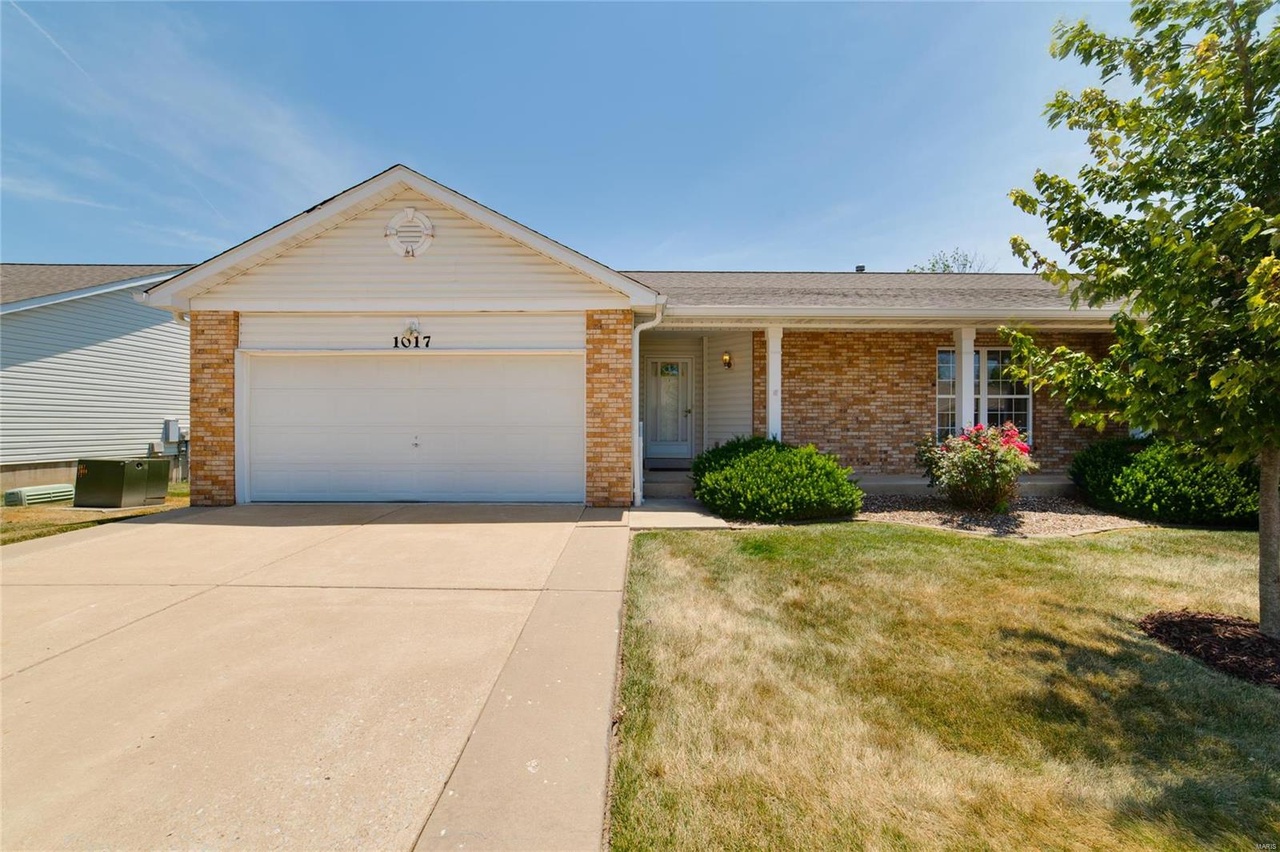 1017 Chapel Hill Dr #13, St Peters, MO 63376 | MLS# 24040803 | Redfin