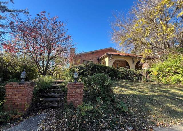 Property at 601 N Benton Ave, St Charles, MO 63301, 8 beds, 4.5 baths