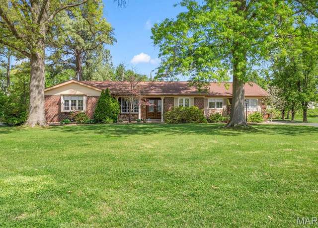 Property at 11608 Rossmoor Ln, St Louis, MO 63128, 3 beds, 2 baths