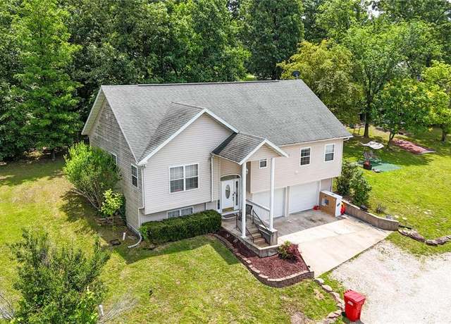 Property at 16910 Lawrence Dr, St Robert, MO 65584, 3 beds, 3 baths