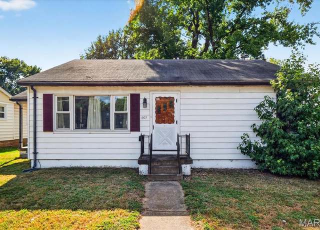 Property at 605 N 17th St, Belleville, IL 62226, 2 beds, 1 bath