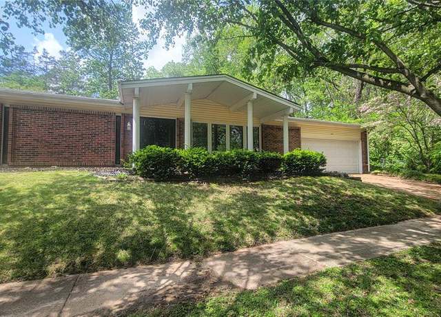 Property at 5489 Limerick Dr, St Louis, MO 63128, 3 beds, 2 baths