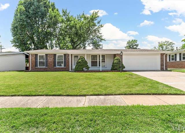 Property at 1445 Thoroughbred Ln, Florissant, MO 63033, 3 beds, 2 baths