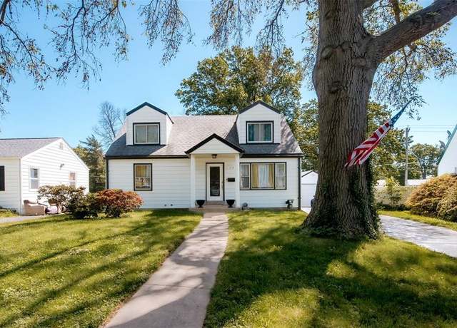 Property at 2110 Wismer Ave, St Louis, MO 63114, 3 beds, 2 baths